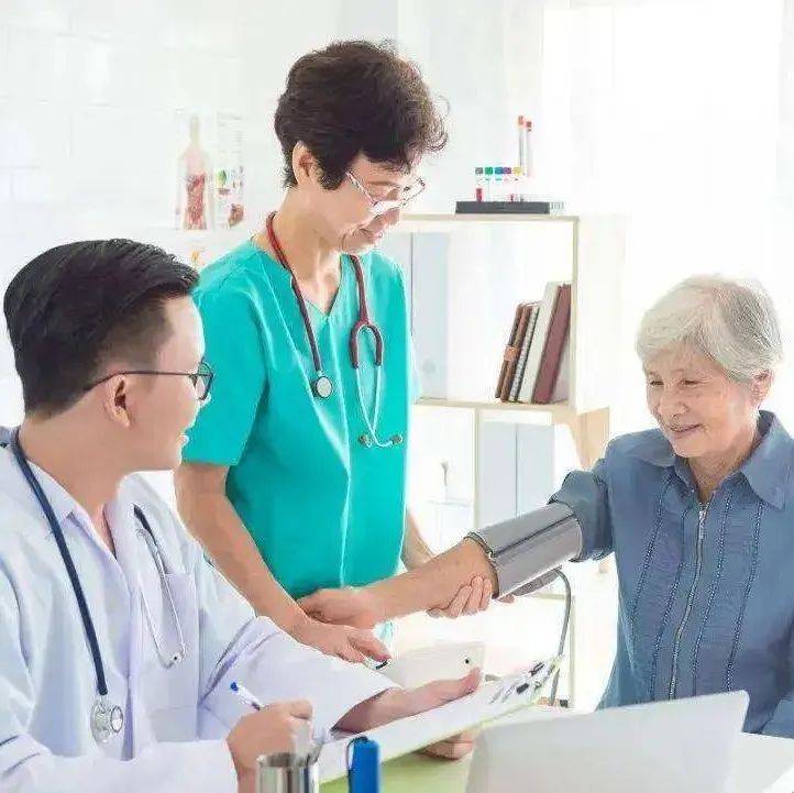 老人看病难?“陪诊员了解一下_服务_检查_老伴