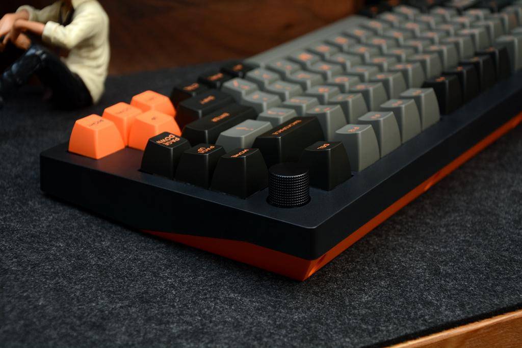 人生第一把客制化键盘就是它了,贱驴A3落日橙客制化套件体验