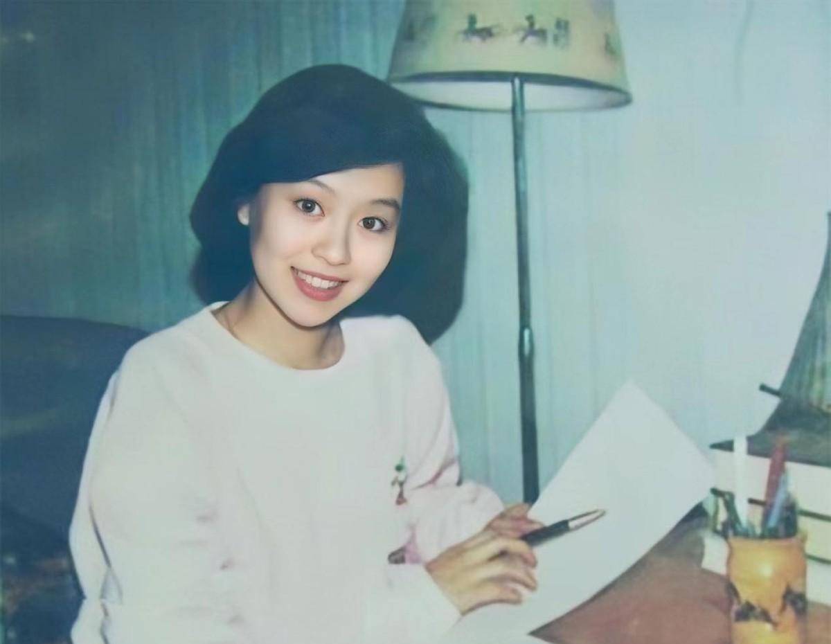 鞠萍:再婚中找到幸福,如今儿子成她骄傲_妈妈_母亲_孩子