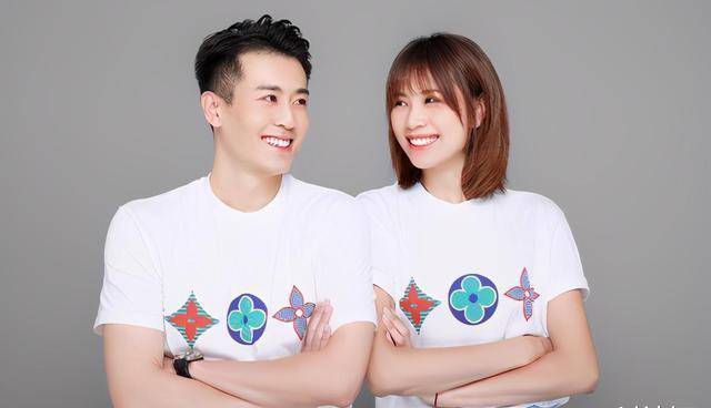 高调完婚,结婚证颜值太养眼,与丈夫上演最萌身高差_曾春蕾_排球_比赛