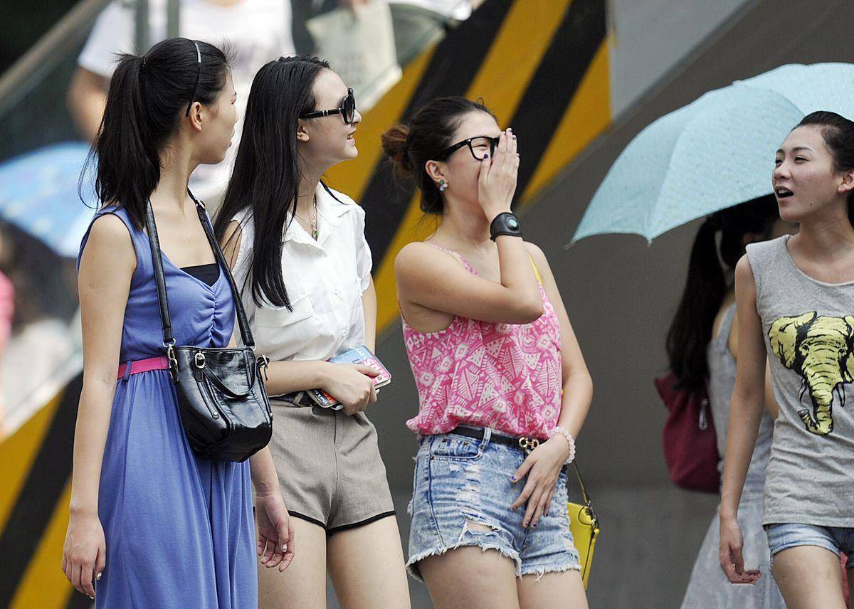 我国最慵懒的一座城市,除了喝茶就是打牌,大街上美女如云_成都_生活