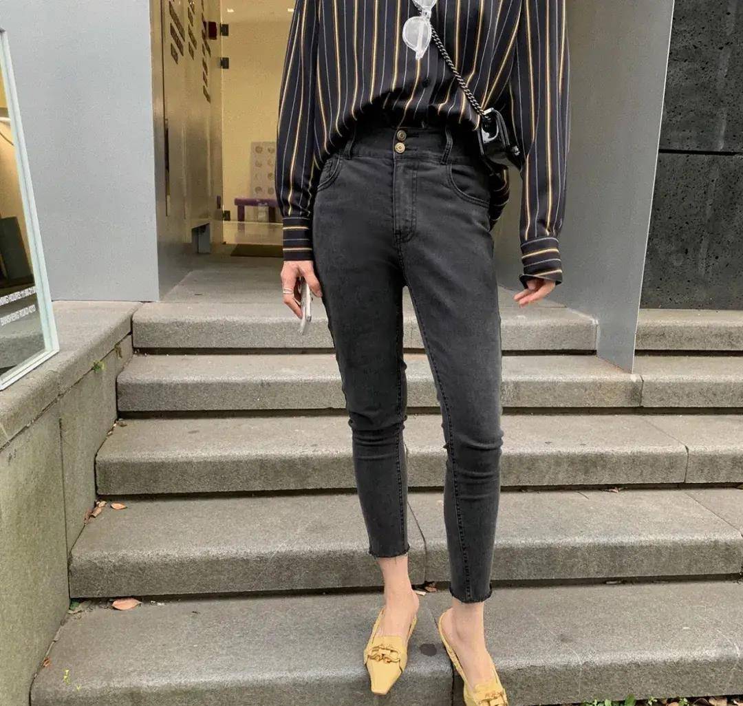 "烂大街"的牛仔裤,只要懂得搭配,一样吸睛无数_设计的_面料_经典
