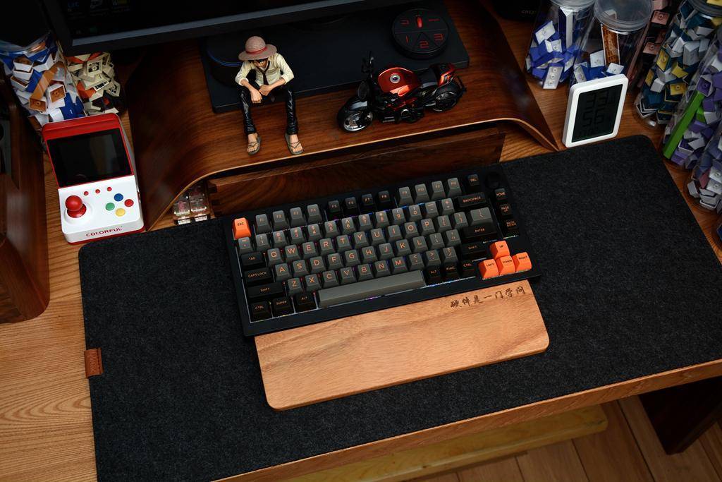 人生第一把客制化键盘就是它了,贱驴A3落日橙客制化套件体验