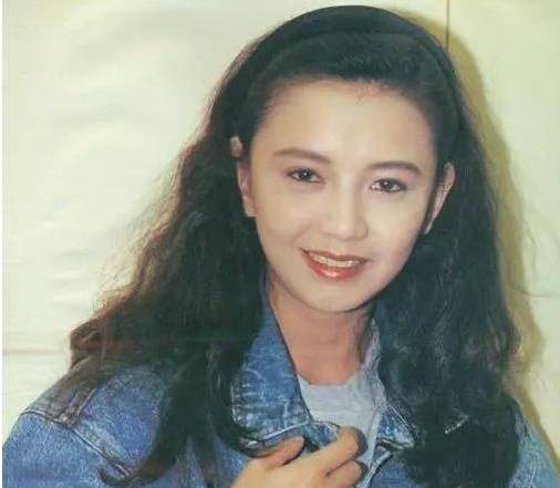 刁蛮公主曾华倩:砸梁朝伟家玻璃,"严管"林肇基,现55岁仍单身_因为