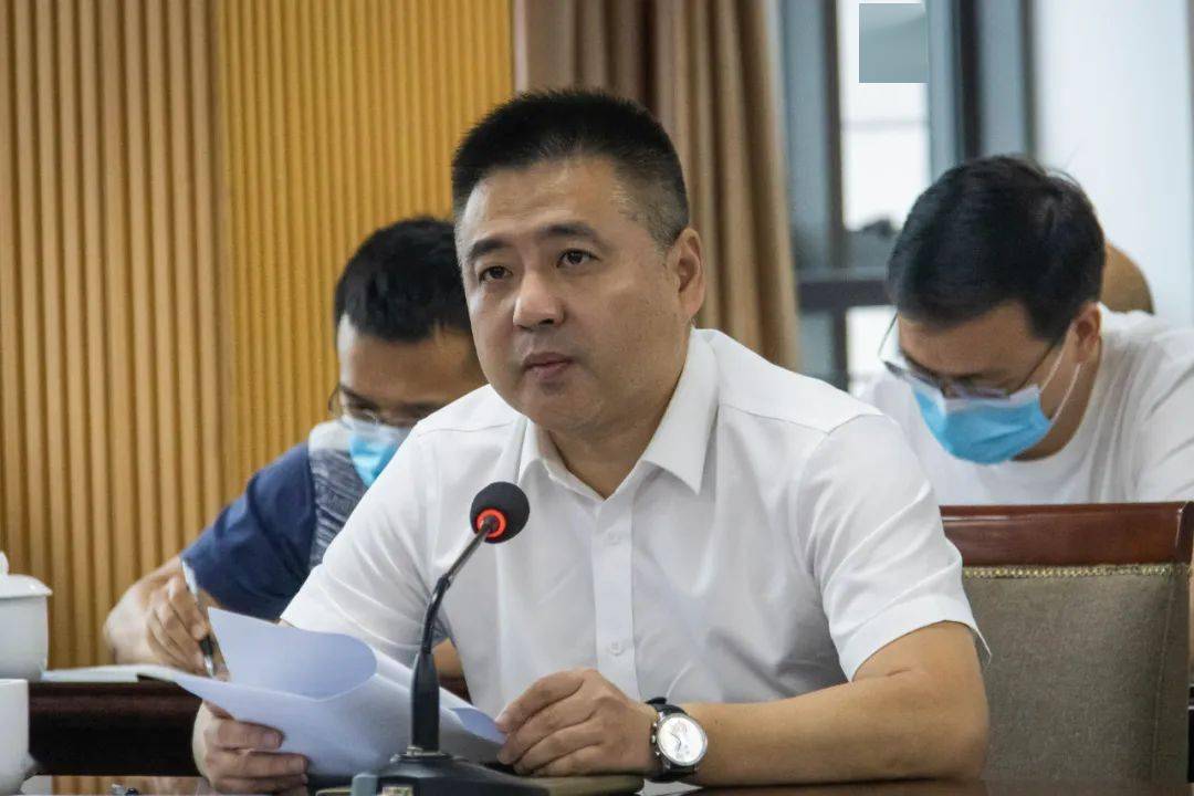 市教育局副局长张维凯部署校园除险保安工作,要求切实增强工作责任感