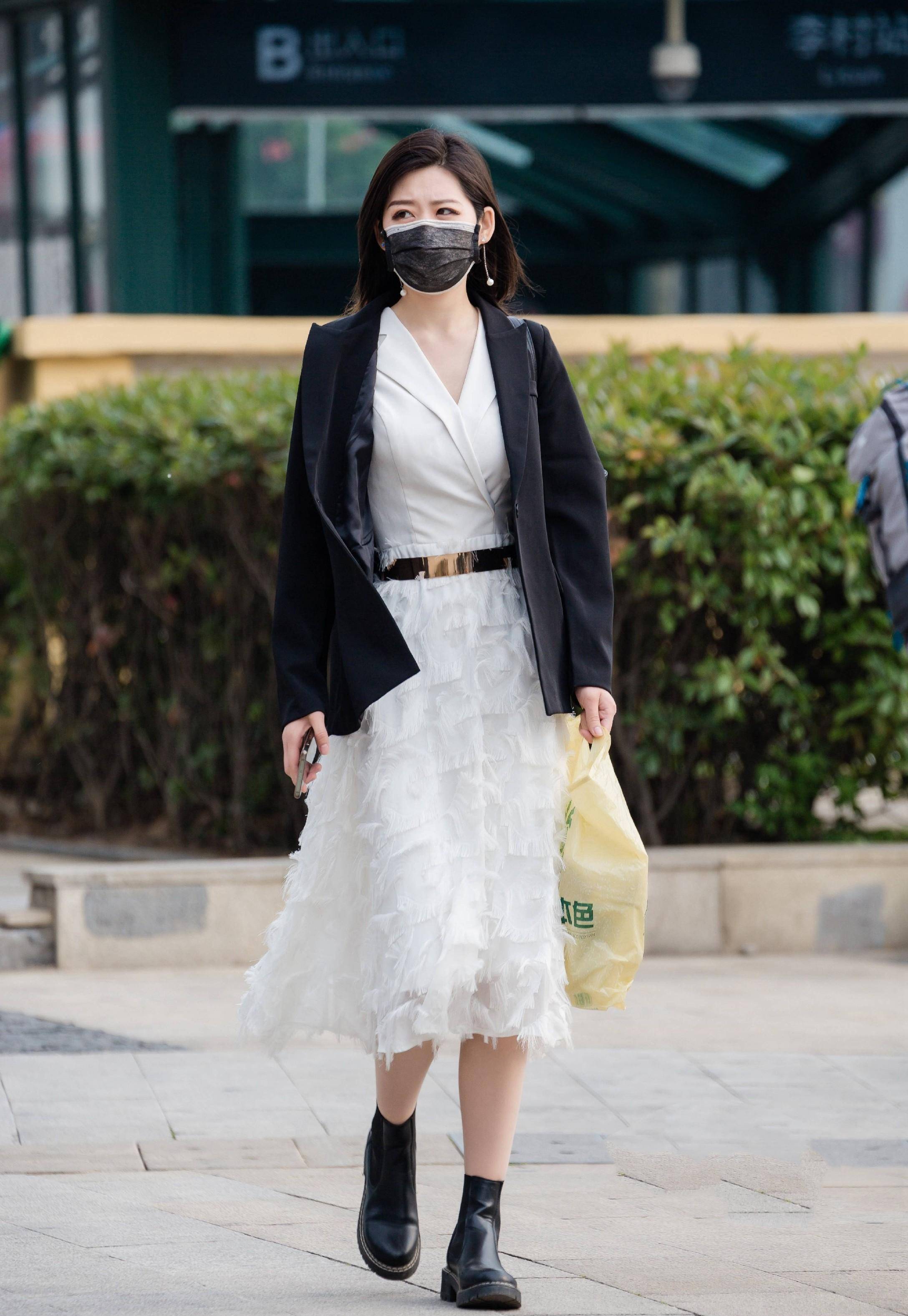美女西装外套穿搭,职场上的气场女王,时尚女魔头_高跟鞋_黑色_女性