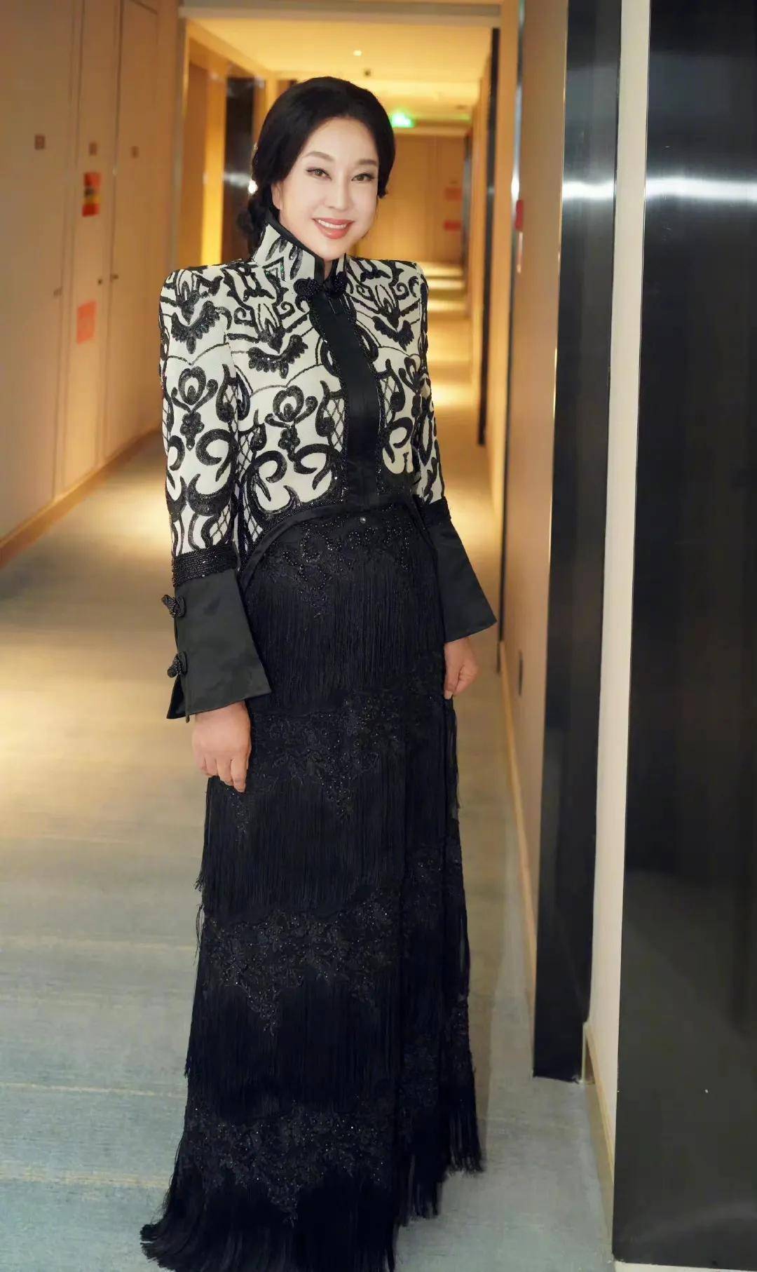 演员陈国军:3婚娶小16岁傅丽云,当两个儿子的爸爸也幸福_刘晓庆_演出