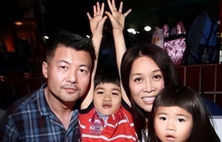 但孟桐的爱,却让她向往不已,两人恋爱半年,火速结婚生女.