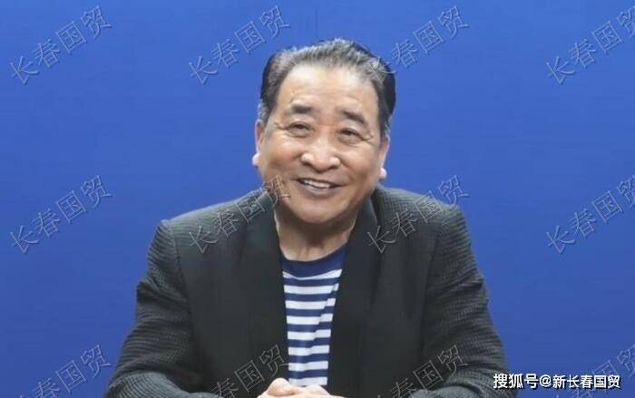 姜昆近照曝光,眼神疲憊髮際線後退 3 979a7af55e4b4d58b6719a2cf6ed3f00