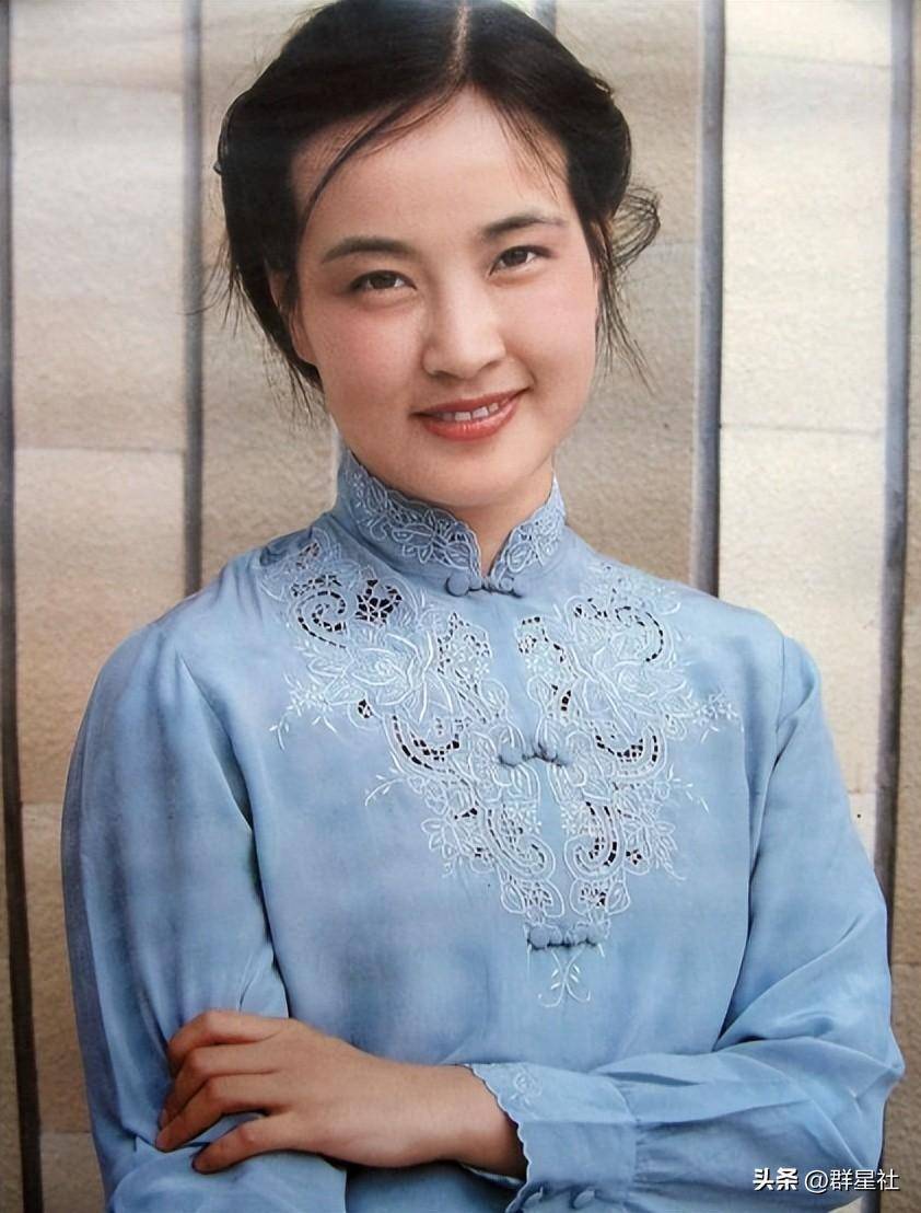 演员姜黎黎:30岁登上春晚,因谈恋爱被雪藏,晚年成人生赢家