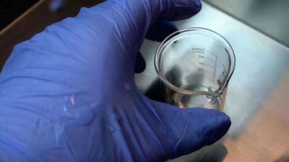 2滴"普通"试剂渗进手套,15秒后宣告死亡!二甲基汞有多可怕?