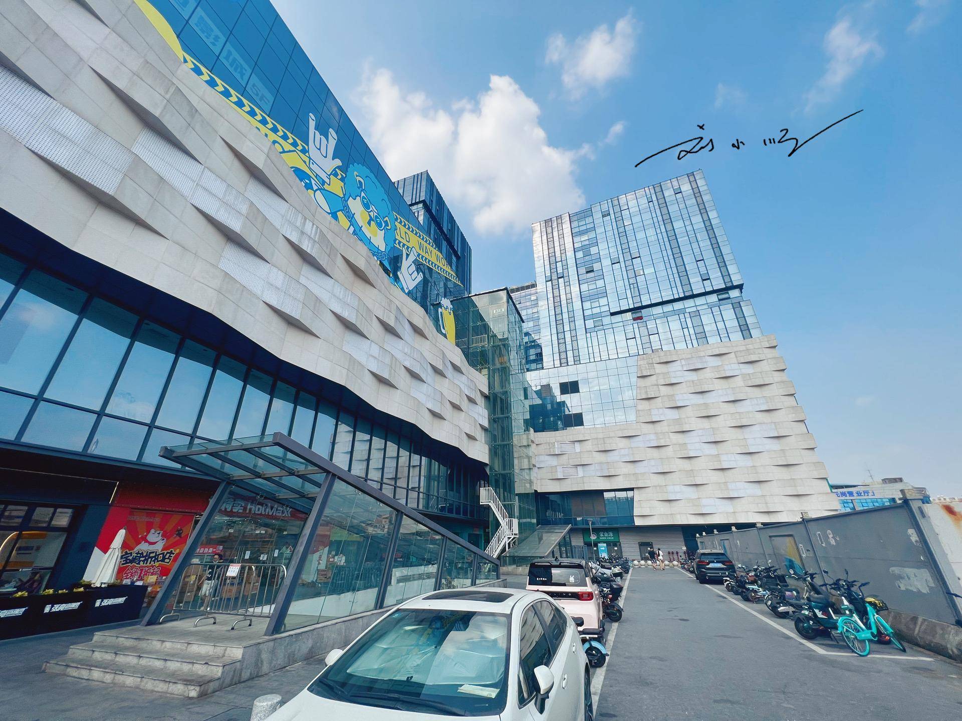 广州市天河区这家商场，地理位置优越，两条地铁直达却没什么人气