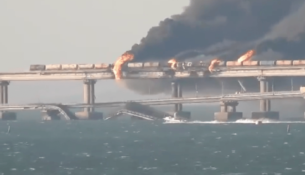 美国防部回应克里米亚大桥爆炸：已得知消息 不予评论