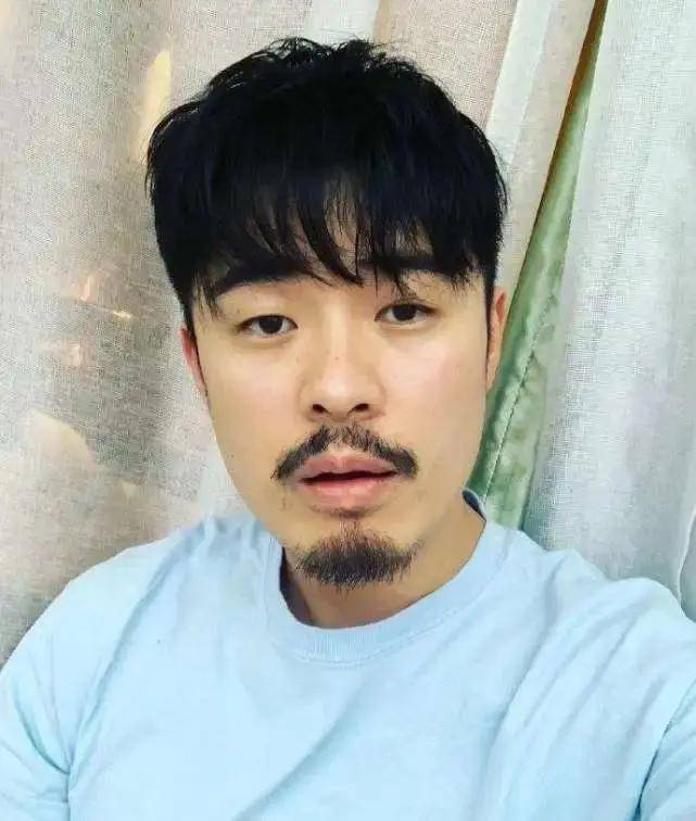 陈赫自称上学时情书收到手软,本以为太自恋,看到18岁旧照心动了_大学