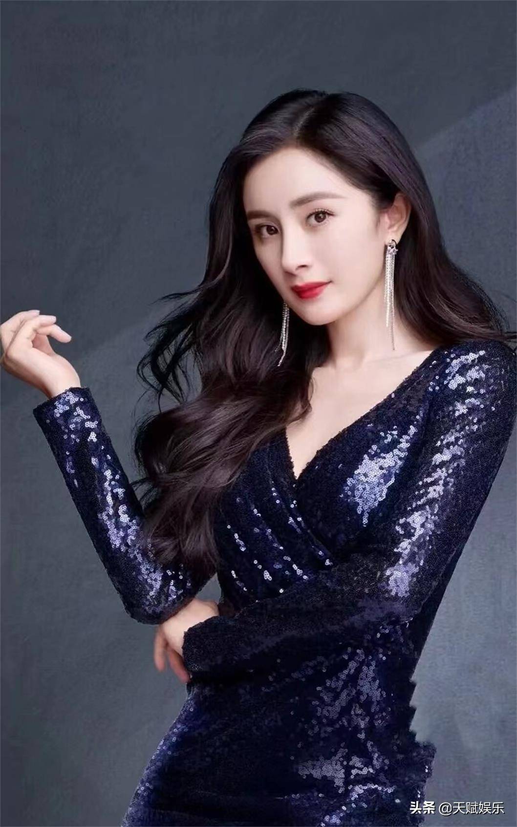 明星演员,歌手,制片人杨幂27款穿搭美女相片,你能看中哪7款呢_写真