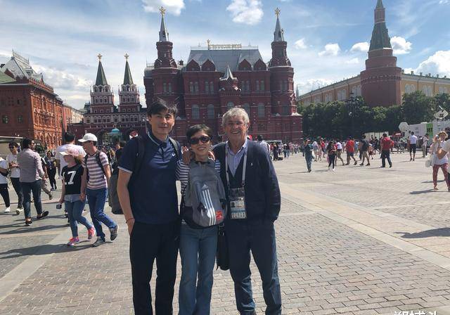 她曾是洋教练米卢最信任女记者,跳槽薪酬300万,如今年近五十岁_李响