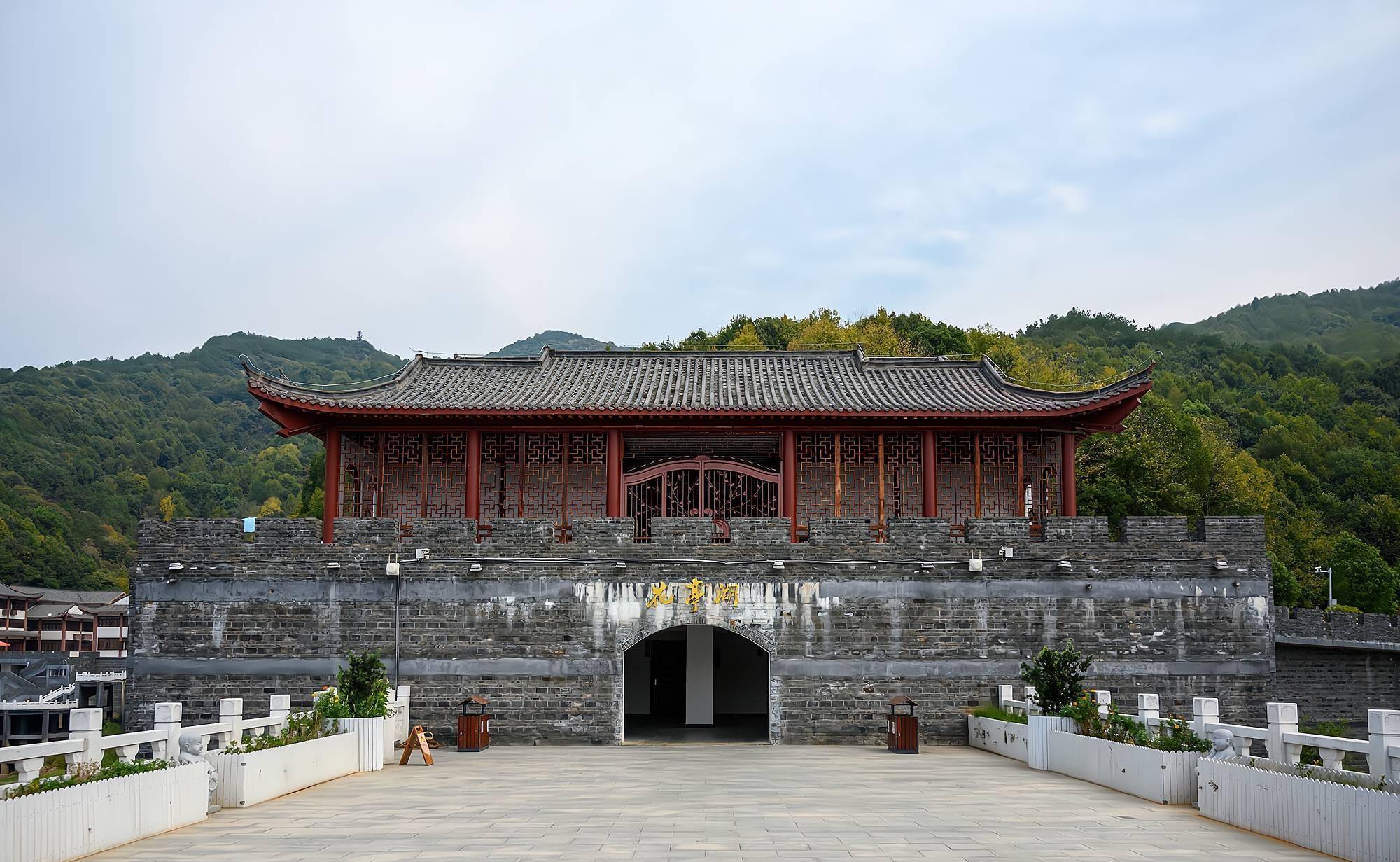花亭湖,安徽太湖县第一大湖,景色可与杭州千岛湖相媲美_旅游_景区