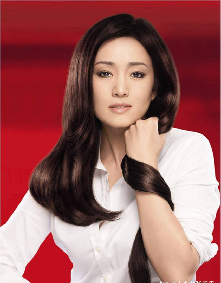 长相清纯身材时尚,气质丝毫不输年轻女星_张艺谋_电影_照片