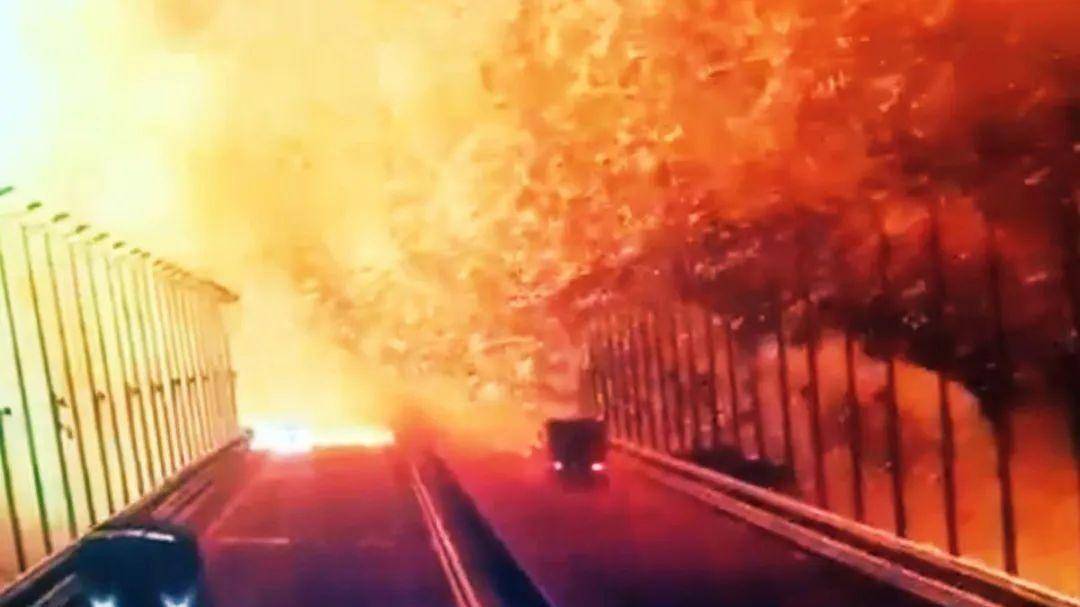 发射200枚导弹！俄军猛轰乌克兰各大城市，仅为大桥遇袭报复？