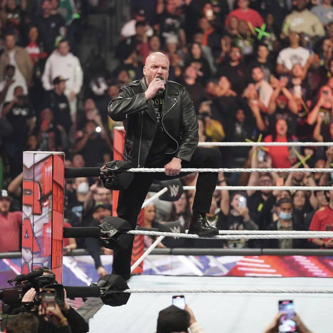 wwe raw现场照抓拍:大布回归,dx和oc重现擂台,罗曼带领血统来袭_大布