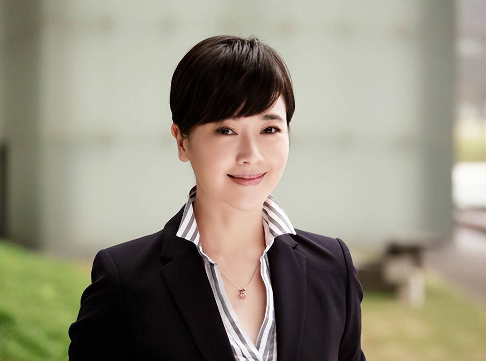 佘南南谈李连杰,我看了李连杰6秒钟,他英俊帅气,是个习武之人_电影