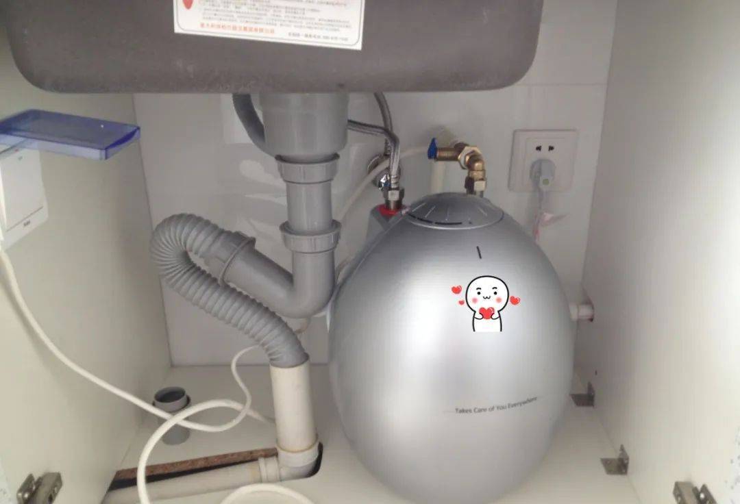 然而小厨宝就没有个烦恼,直接安装在水龙头的下面,基本上可以做到秒出