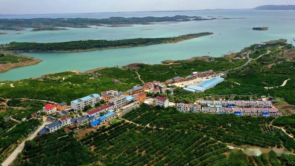 丹江口市石鼓镇玉皇顶彩色游步道_果园场_凉水河_休闲