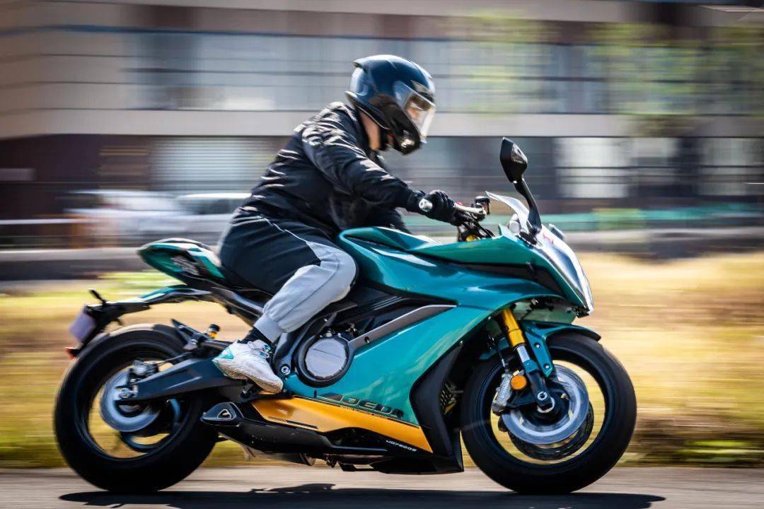 摩托吧:不到一年,网红仿赛杰迪k750概念成现实_搜狐汽车_搜狐网