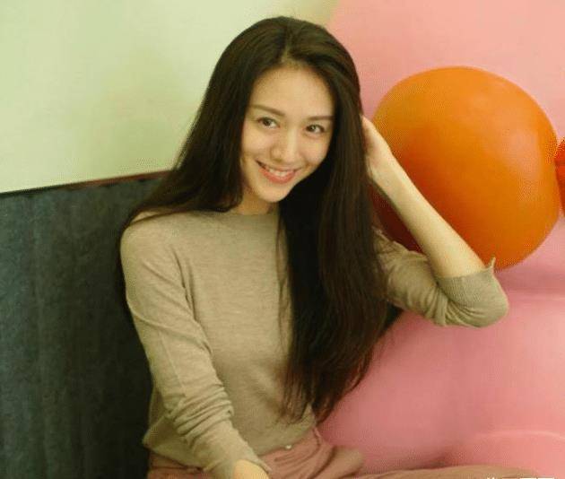 《安家》中的美女演员,长相神似佟丽娅,如今32岁演小