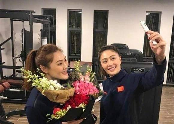 女排老将王一梅,大变身出席婚礼,成功瘦身,美丽动人,好事来了?