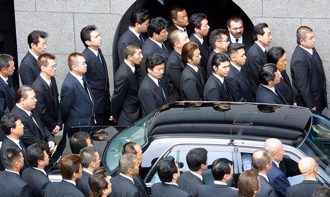 日本黑帮为什么可以合法地公开活动_帮派组织_帮会_社会