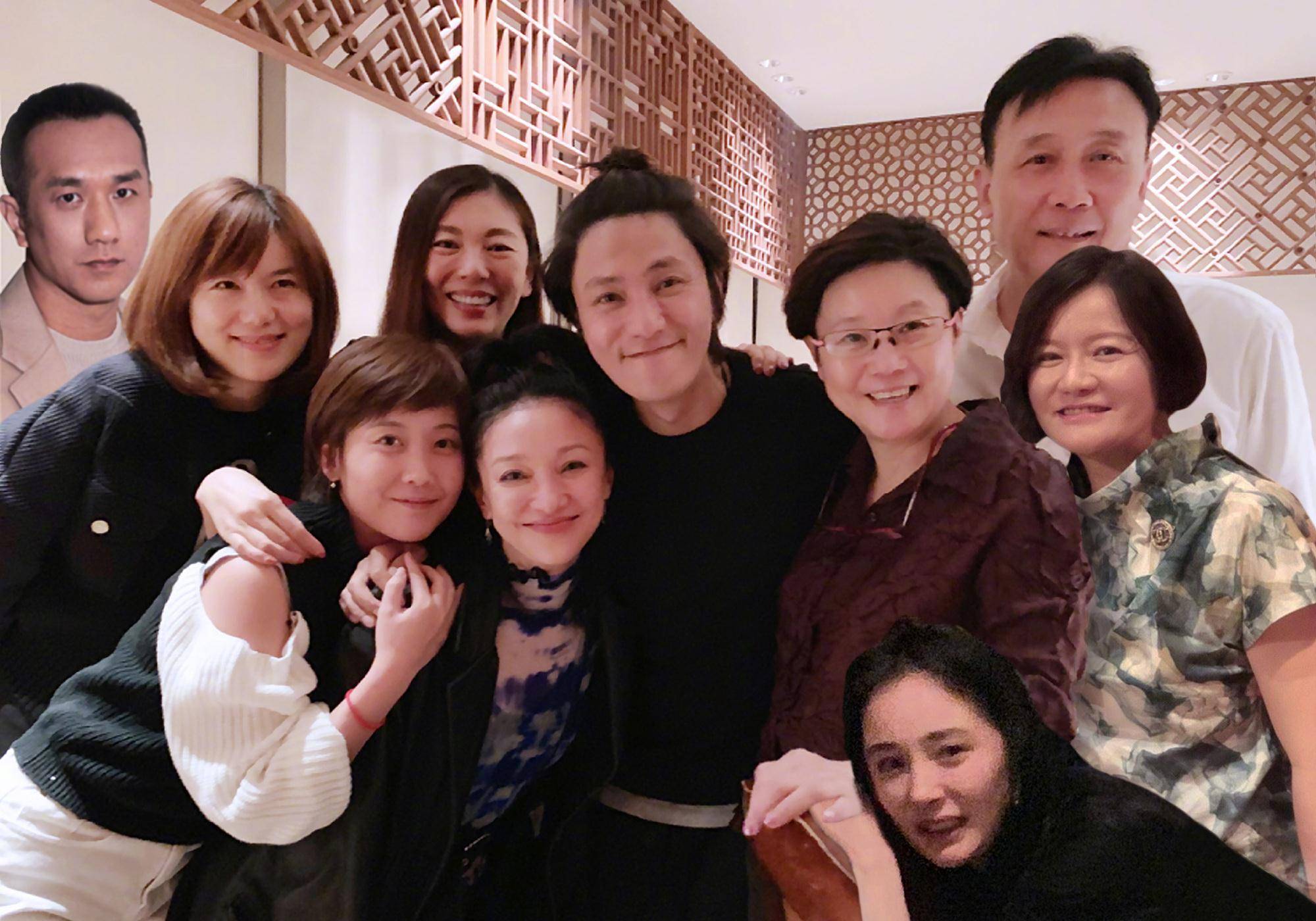 周迅晒群星大合照,杨幂却像是被p上去的,得知真相后哭笑不得_李少红