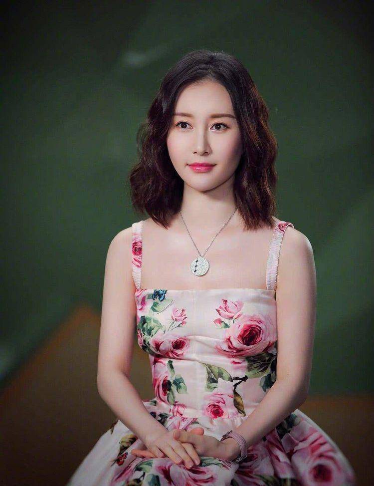 33岁舒畅,时尚清纯让人沉醉,最美的0绯闻女星!_演技派_身材_观众