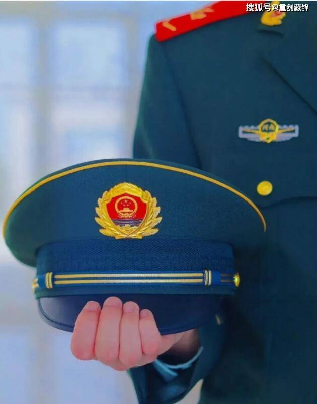 消防帽徽和武警帽徽图片