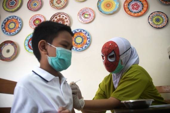 印尼正式推出首款国产新冠疫苗