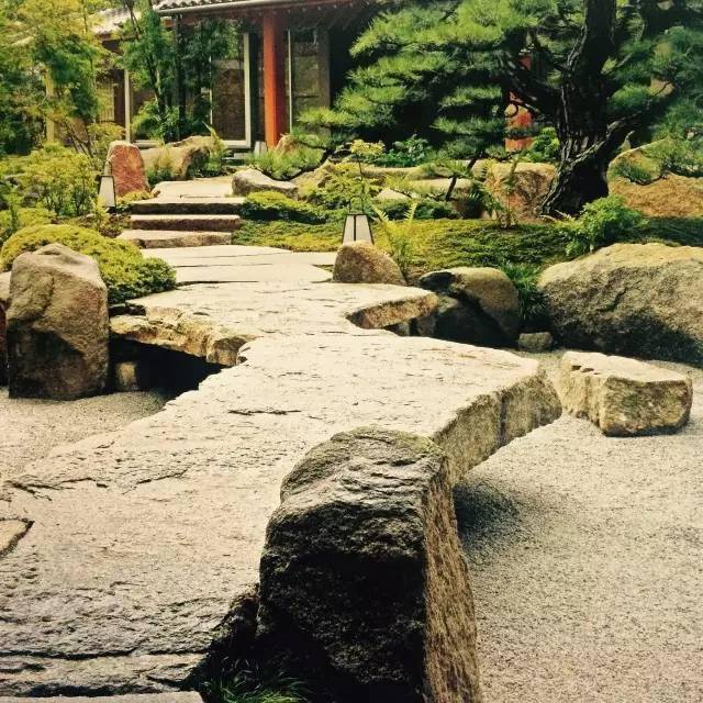 日本庭院枯山水的世界，国宝级枯山水设计师，竟是一位寺庙住持？！_庭园_野俊_瀑布