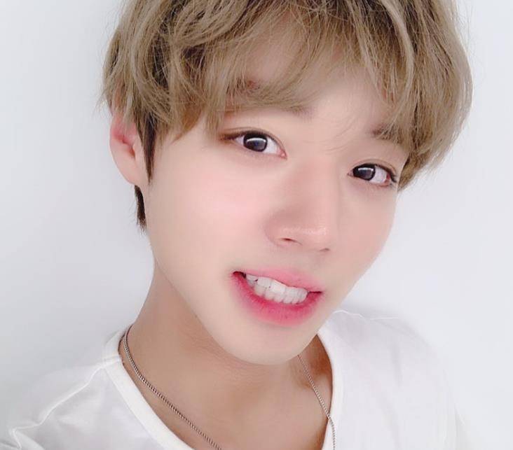 8,朴志训别看他有着一张比女孩还美的脸庞,「朴