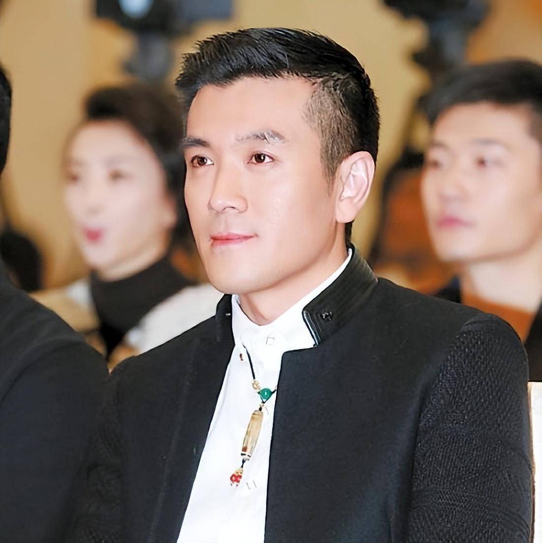 "疑似婚变"黄圣依:上节目送百万豪礼,化妆品240万可抵一套房_杨子