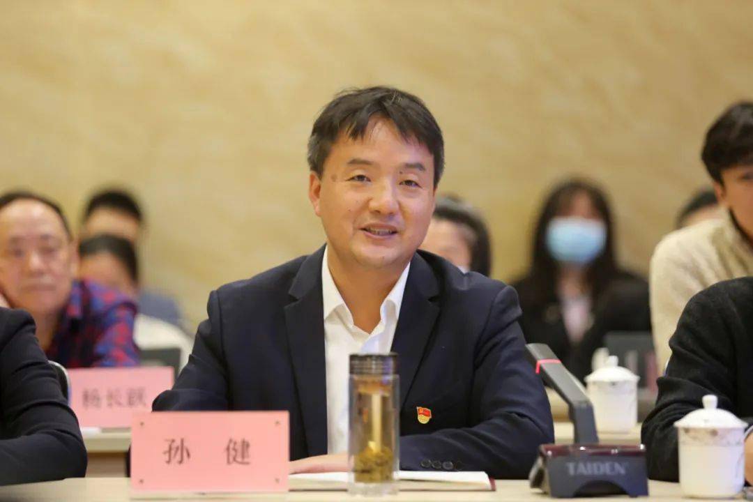 办市县志工作处处长高伟明,四川省非物质文化遗产保护中心副主任孙健