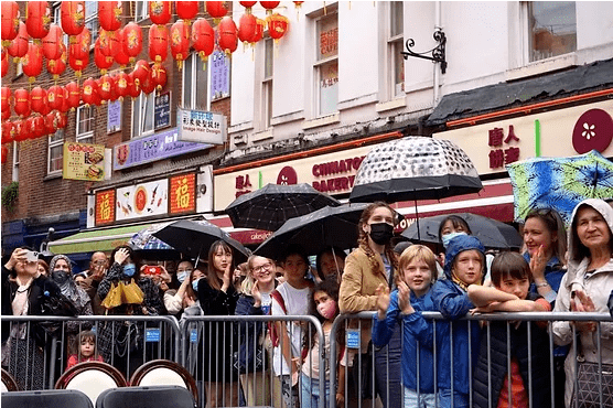 英国央行警告大幅加息!伦敦唐人街明天欢庆中秋!