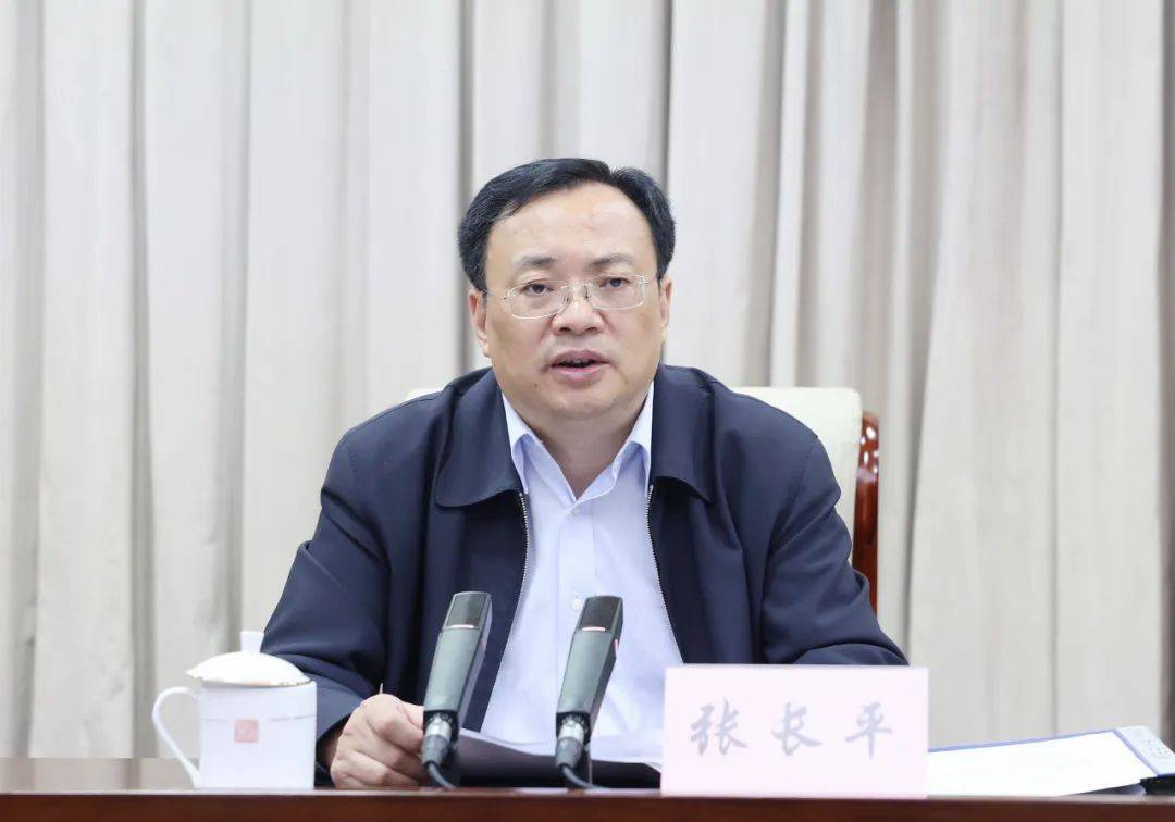 10月16日,市委书记张长平主持召开疫情防控工作会议,强调要进一步提高