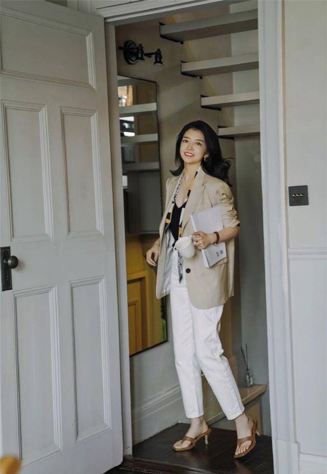 丢掉小白鞋吧,今年的"鞋王"是它,显高显气质,三木博主都在穿_时尚