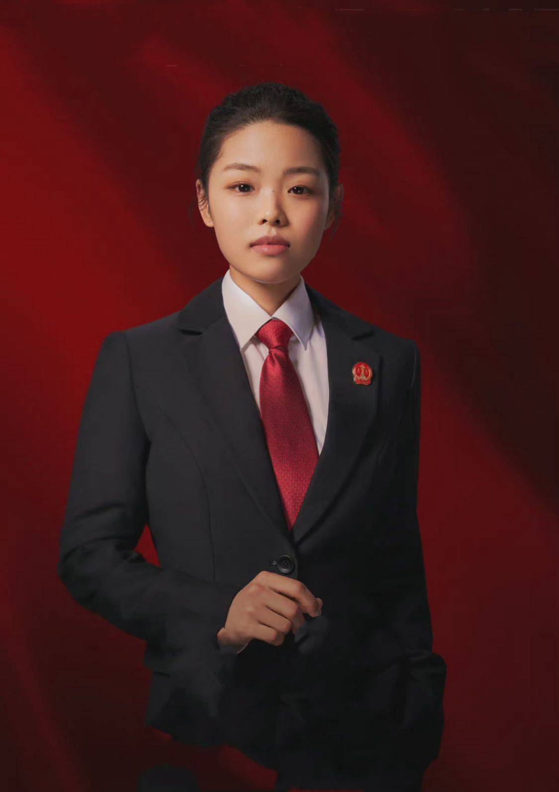 《底线》法院的书记员工资有多低?