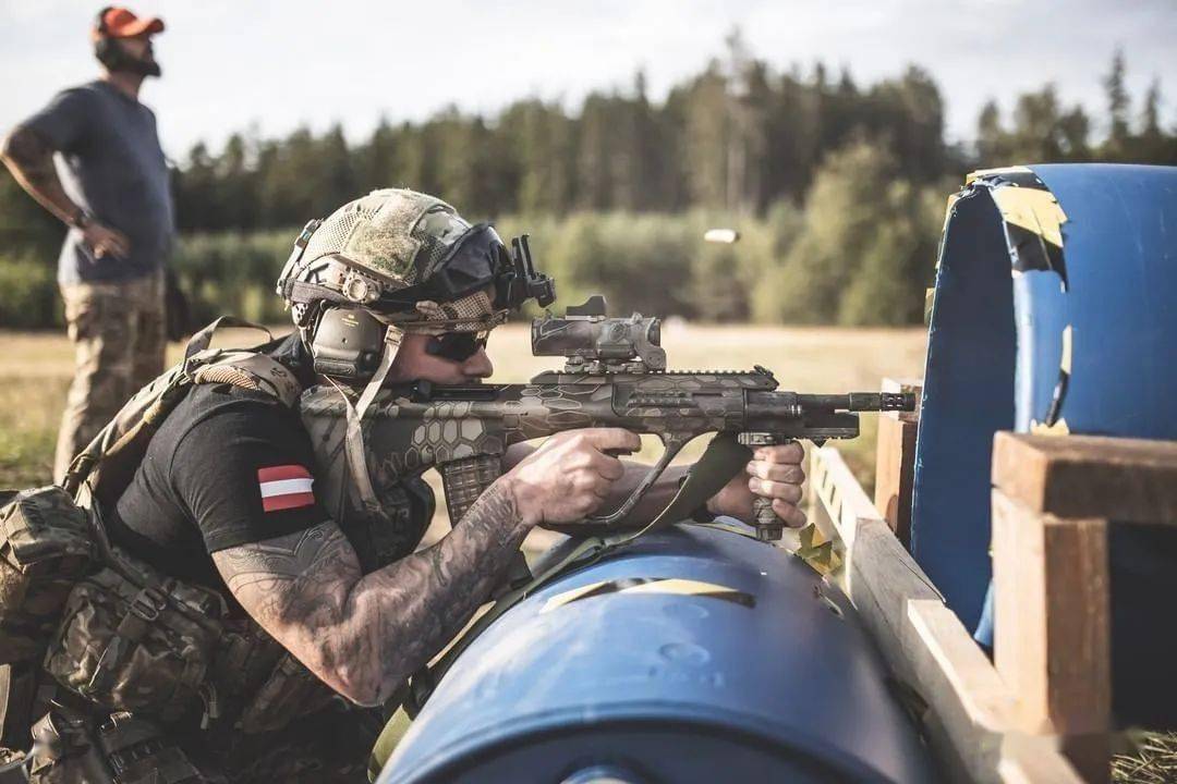 【无托经典】奥地利斯太尔公司aug系列步枪美图_火器_视频_战术