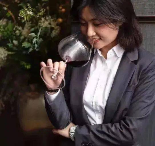 乐酒客专访|孟蕾:100%专注香槟领域的槟客文化,在做什么?