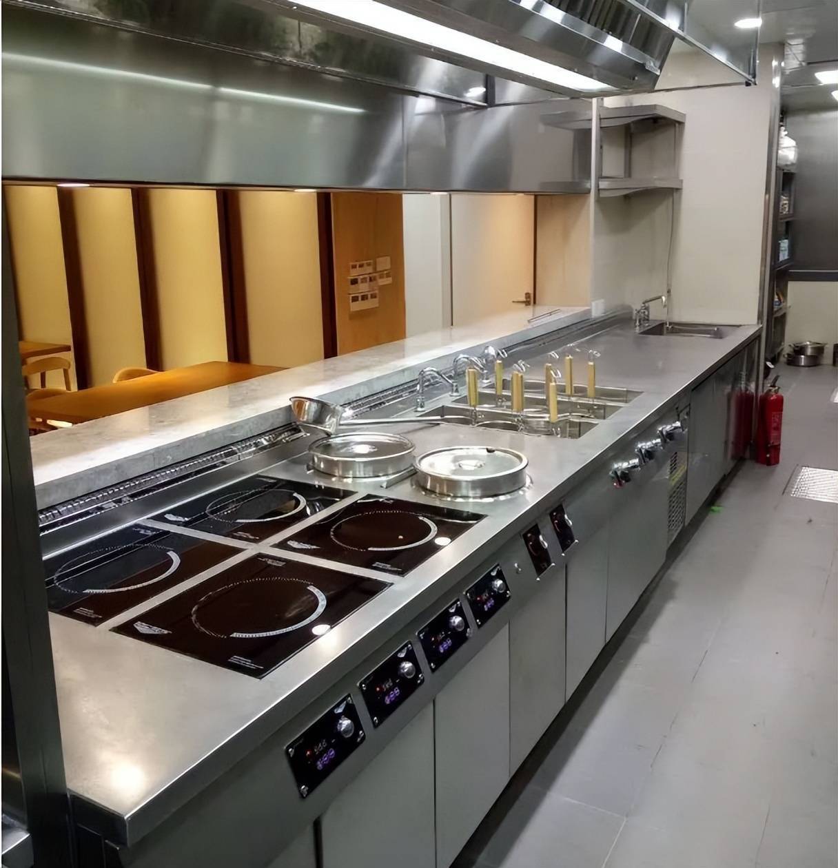 华厨厨房设备:深圳商用厨房工程有什么介绍?