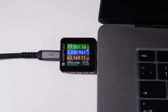 支持充电、传输的全功能USB-C端口，Redmi显示器充电评测