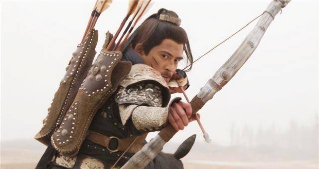 古代弓箭手就像是现在的狙击手一样,平日里都是日复一日的泡在训练场