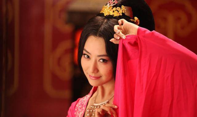 一代“萧后”，生平伺候六位君王，最初竟嫁给了本身的女婿