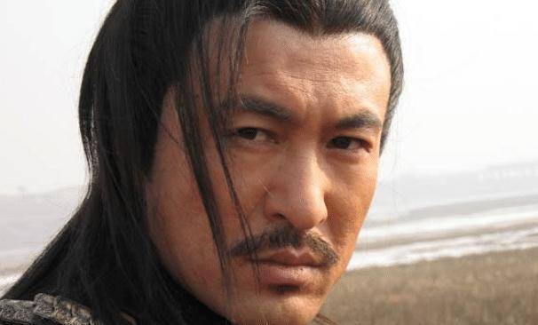 出到快30年的肖荣生,特别注重学历,他认为有知识才能是优秀明星_时候